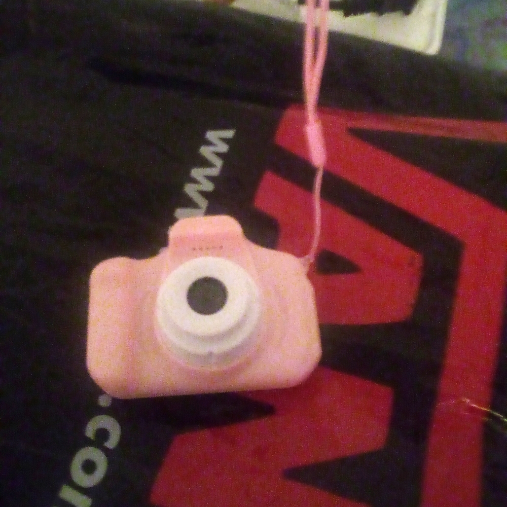 Camera pink